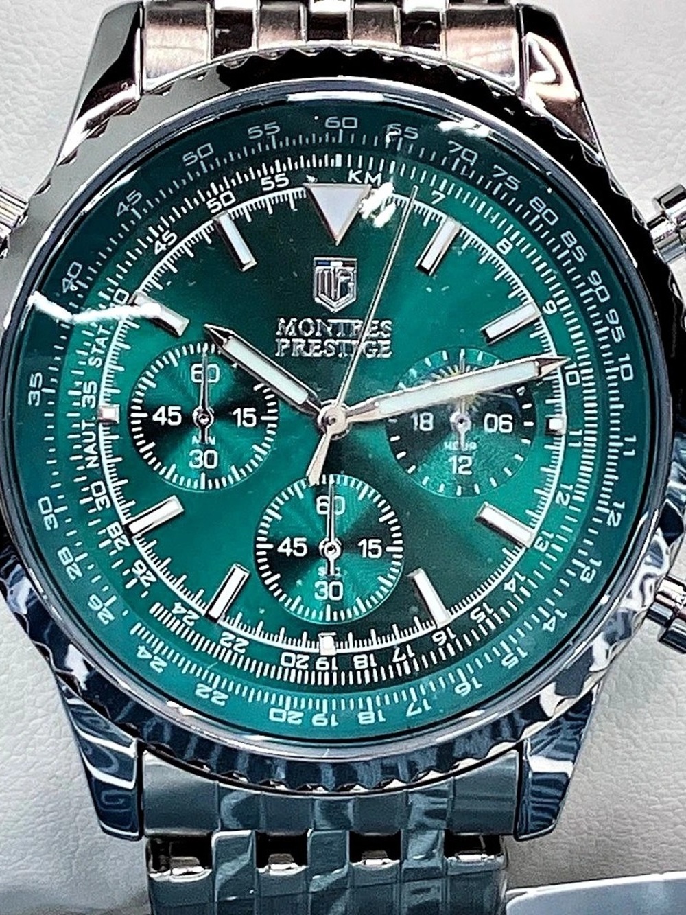 New in Box Montres Prestige x Invicta Men’s Chronograph-Style Watch – Green Dial